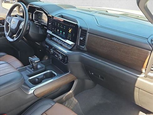 Used 2024 Chevrolet Silverado 1500 High Country w/ Technology Package AWD/4WD image 22