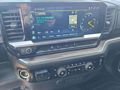 Used 2024 Chevrolet Silverado 2500 LT w/ Convenience Package AWD/4WD image 21