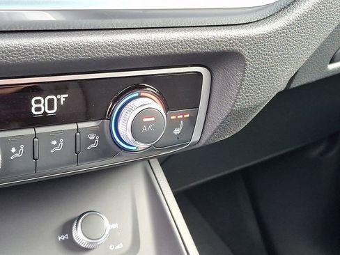 Certified 2025 Audi Q3 2.0T Premium Plus w/ Premium Plus Package image 25