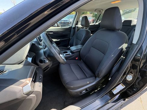 Used 2025 Nissan Altima 2.5 SV image 37