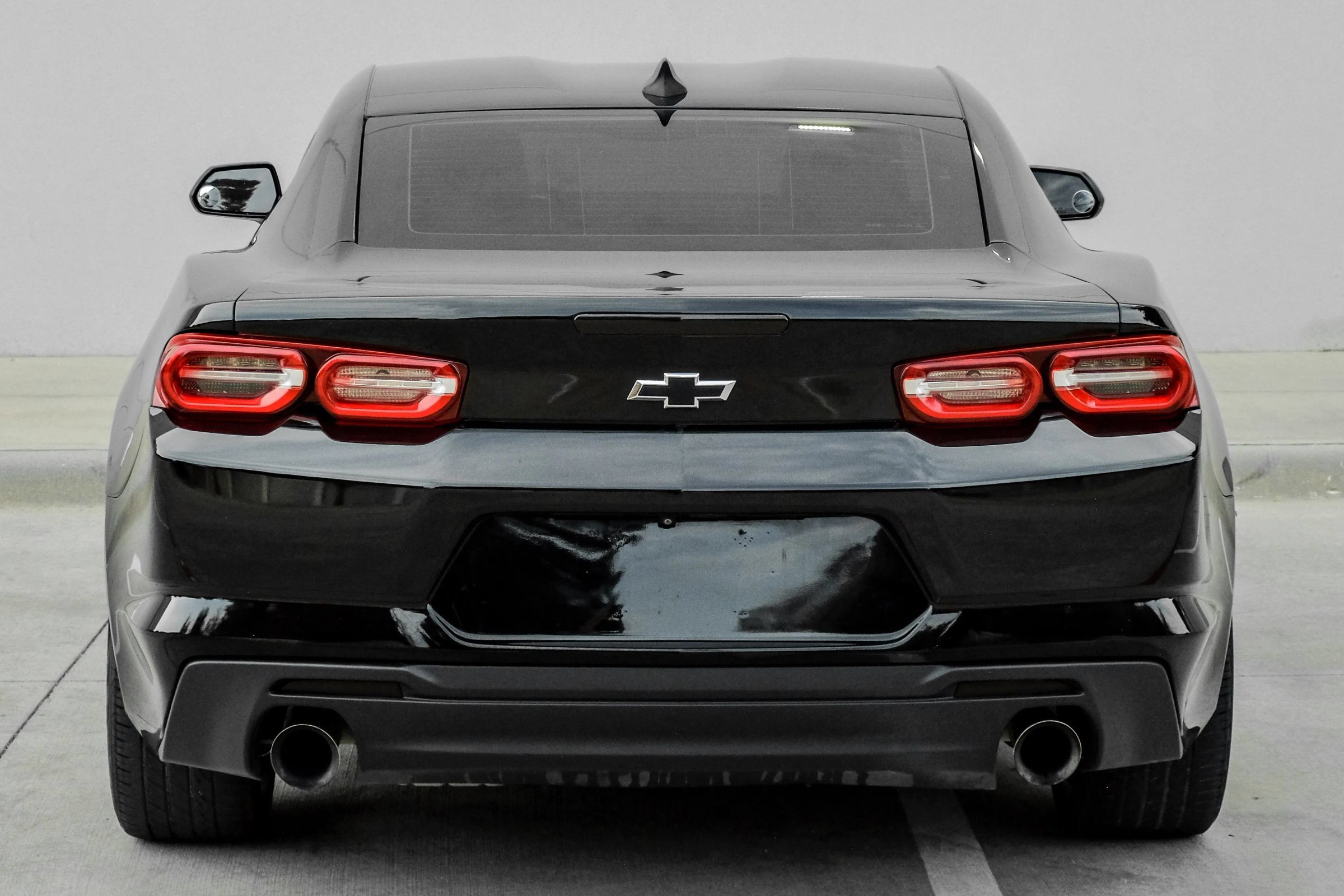 Used 2019 Chevrolet Camaro LT RWD image 8