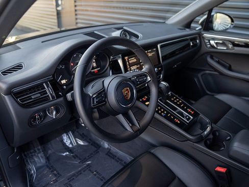 Used 2026 Porsche Macan S AWD/4WD image 4