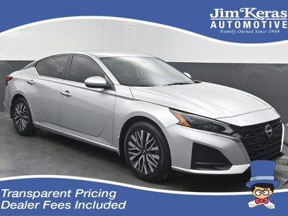 Used 2023 Nissan Altima 2.5 SV