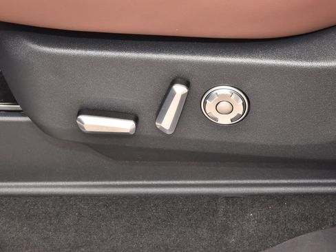 New 2026 Lincoln Navigator Reserve AWD/4WD image 38