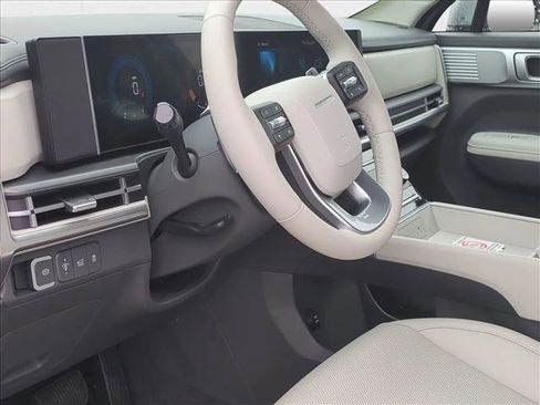 New 2025 Hyundai Santa Fe SEL image 9