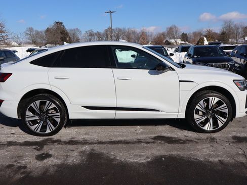 Used 2024 Audi Q8 e-tron Prestige w/ Prestige Package image 4