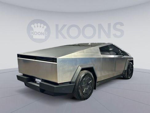 Used 2024 Tesla Cybertruck AWD Crew Cab image 7