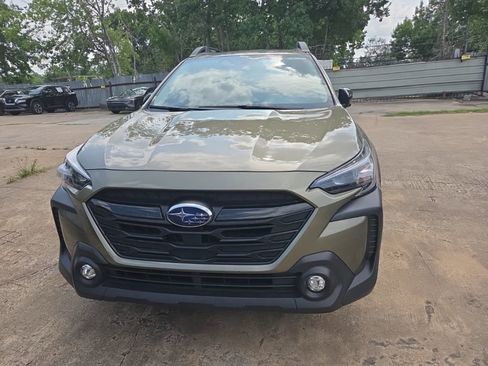 Used 2025 Subaru Outback Onyx Edition AWD/4WD image 2