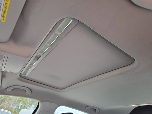 Used 2019 Volkswagen Passat 2.0T Wolfsburg w/ Wheels & Sunroof Package image 17