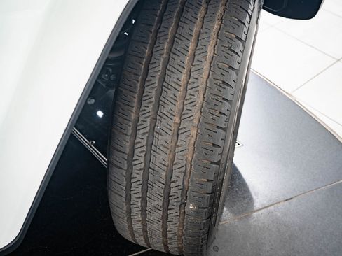 Used 2024 Jeep Wrangler Unlimited image 43