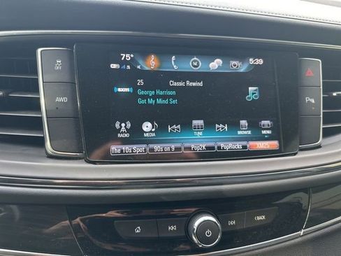 Used 2018 Buick Enclave Essence AWD/4WD image 11