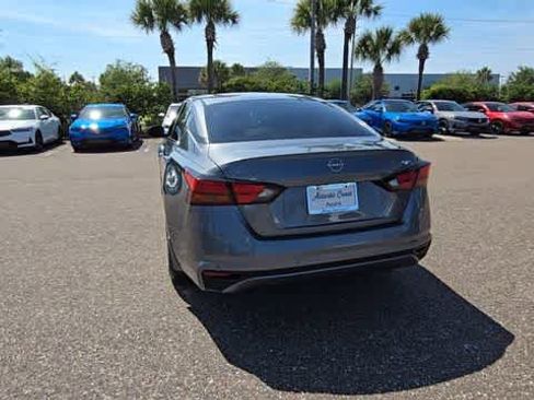 Used 2024 Nissan Altima 2.5 S FWD image 7