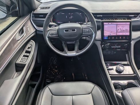 New 2025 Jeep Grand Cherokee L Limited w/ Black Appearance Package image 14