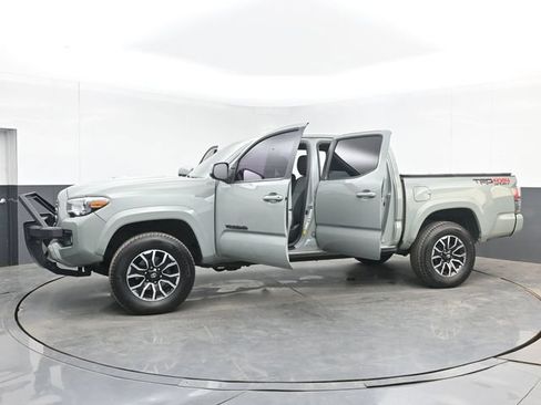 Used 2022 Toyota Tacoma TRD Sport w/ Technology Package AWD/4WD image 52
