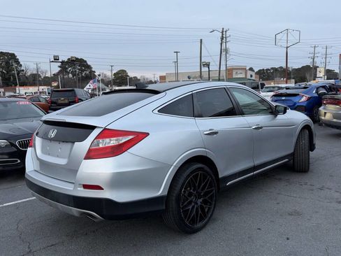 Used 2013 Honda Crosstour EX image 8