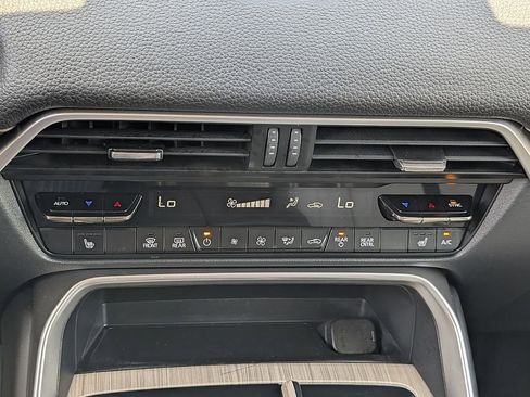 Used 2024 MAZDA CX-90 Plug-In Hybrid w/ Preferred AWD/4WD image 31