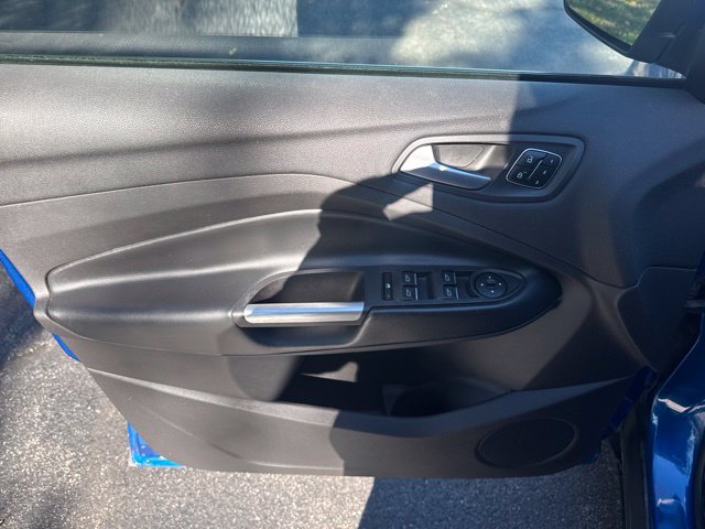 Used 2019 Ford Escape Titanium FWD image 9