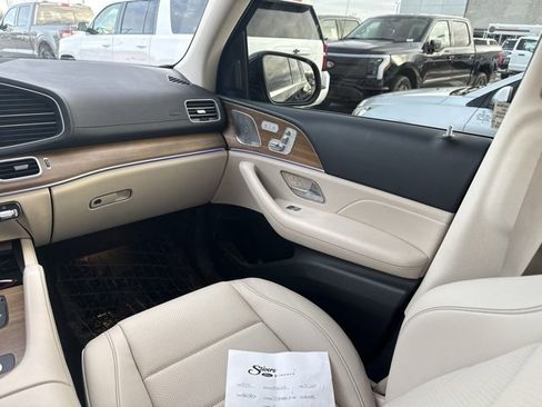Used 2023 Mercedes-Benz GLS 450 4MATIC image 14