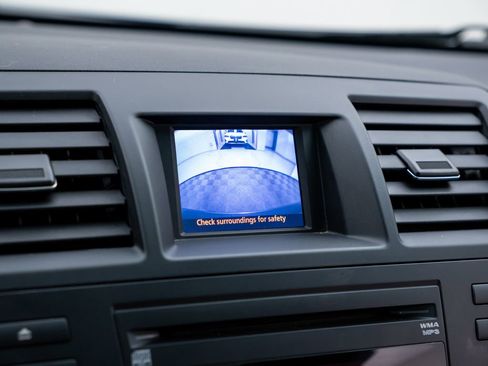 Used 2012 Toyota Highlander FWD w/ Tech Pkg image 24