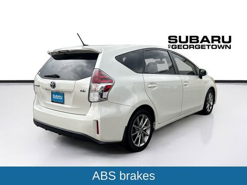 Used 2017 Toyota Prius V Five FWD image 7
