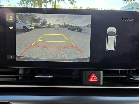 Used 2025 Kia Carnival FWD image 25