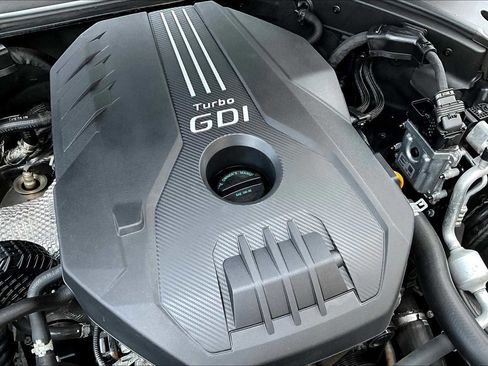 Used 2022 Genesis G70 2.0T w/ Prestige Package image 30