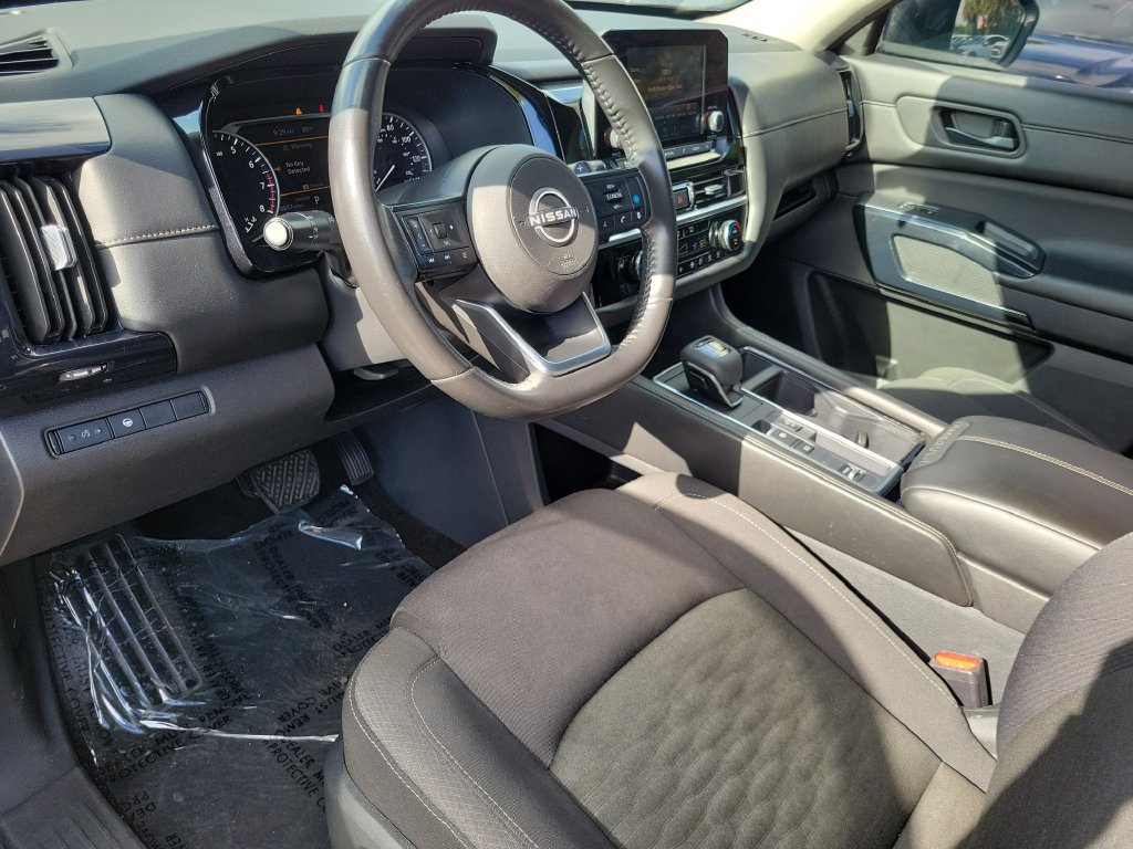 Used 2024 Nissan Pathfinder SV FWD image 26
