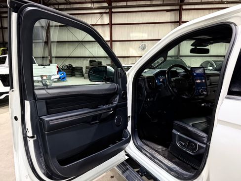 Used 2022 Ford Expedition Max Platinum AWD/4WD image 12