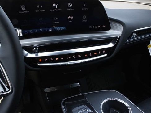 New 2025 Cadillac Lyriq Luxury w/ LPO, Floor Liner Package image 20