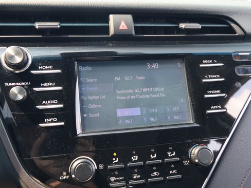 Used 2018 Toyota Camry LE w/ Convenience Package FWD image 22