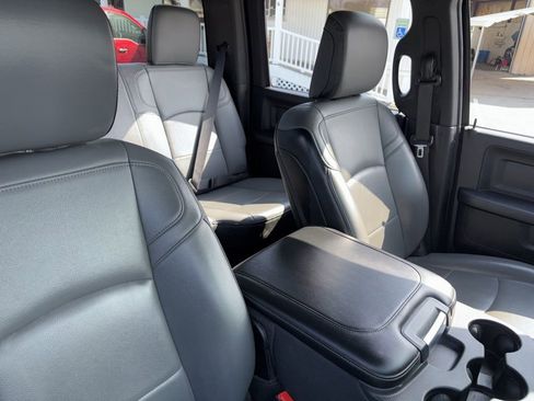 Used 2024 RAM 2500 Tradesman w/ Chrome Appearance Group image 7