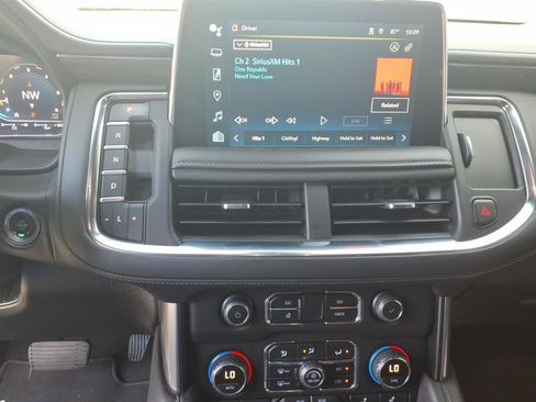 Used 2024 Chevrolet Tahoe LT w/ Luxury Package RWD image 10