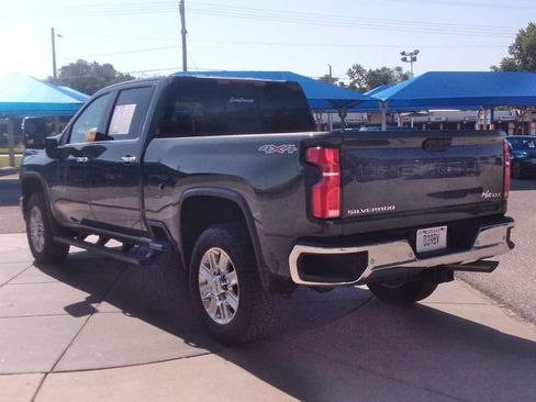 Used 2025 Chevrolet Silverado 2500 LTZ w/ LTZ Convenience Package AWD/4WD image 18
