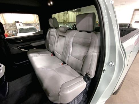 Used 2025 Toyota Tundra Limited AWD/4WD image 21