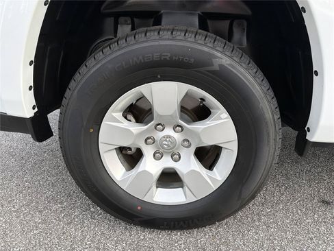 Used 2025 RAM 1500 Big Horn AWD/4WD image 16