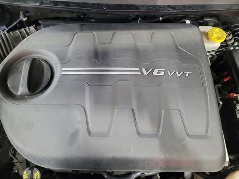 Used 2019 Jeep Cherokee Limited image 30