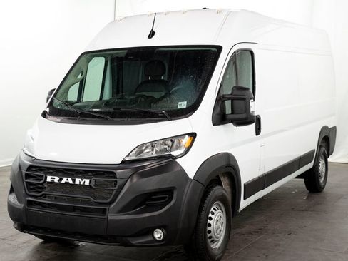 Used 2025 RAM ProMaster 2500 w/ Convenience Group FWD image 4