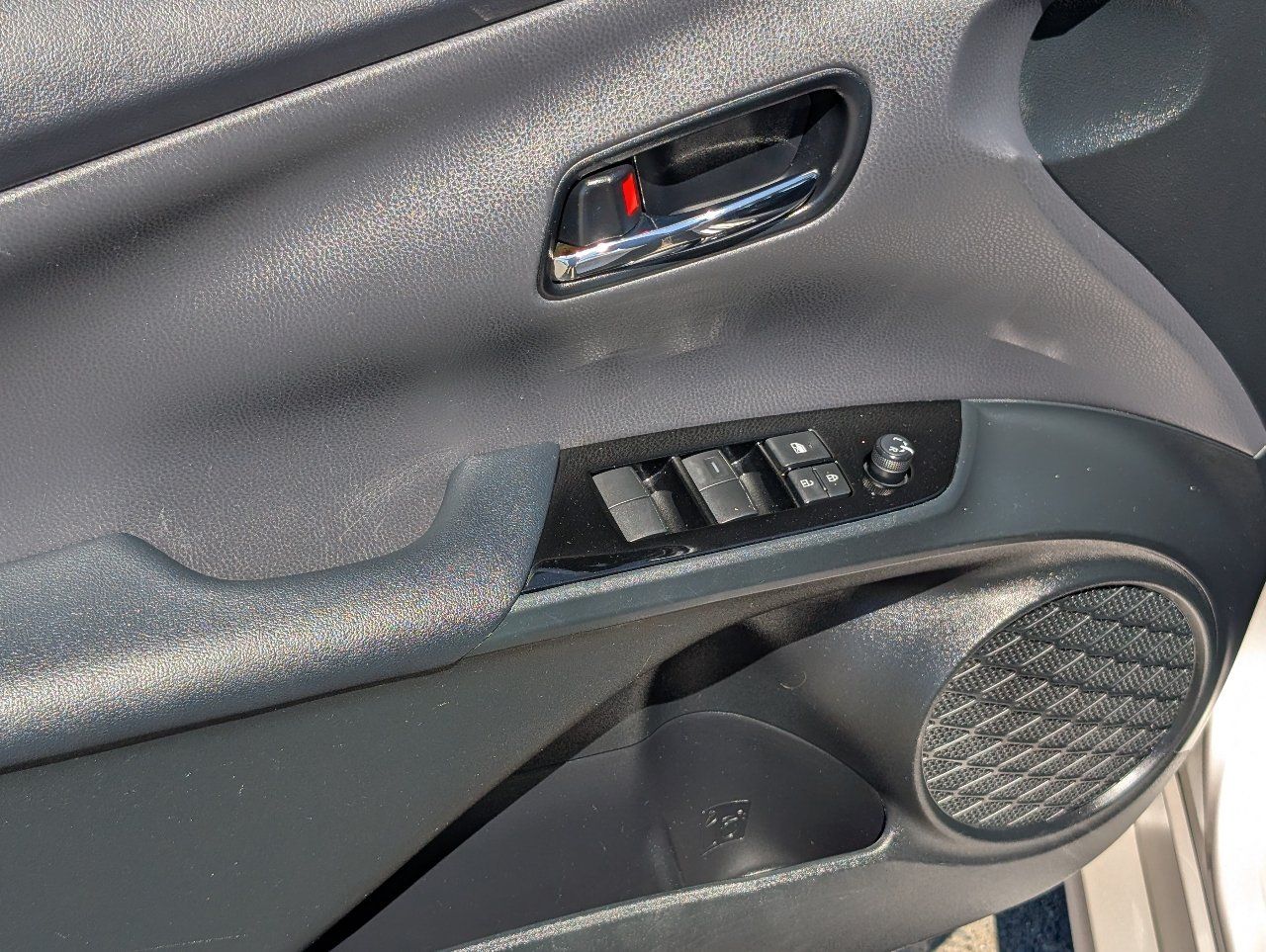 Used 2021 Toyota Prius Prime XLE FWD image 15
