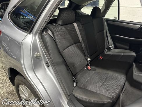 Used 2017 Subaru Outback 2.5i AWD/4WD image 12