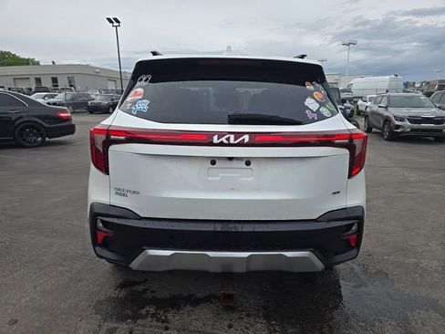 Used 2024 Kia Seltos S AWD/4WD image 6