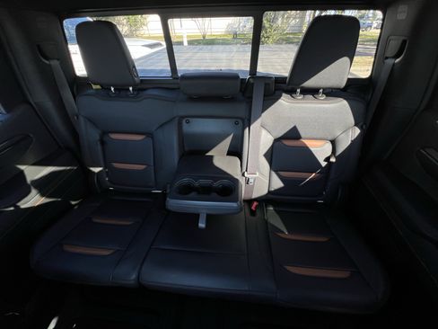 Used 2024 GMC Sierra 1500 AT4 w/ Technology Package image 26