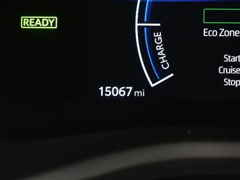 Used 2025 Toyota Camry SE image 24