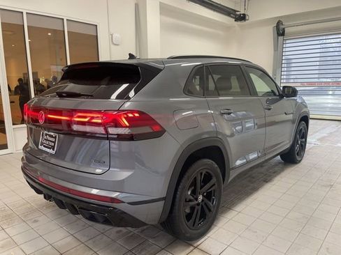 Certified 2025 Volkswagen Atlas Cross Sport SEL R-Line image 4
