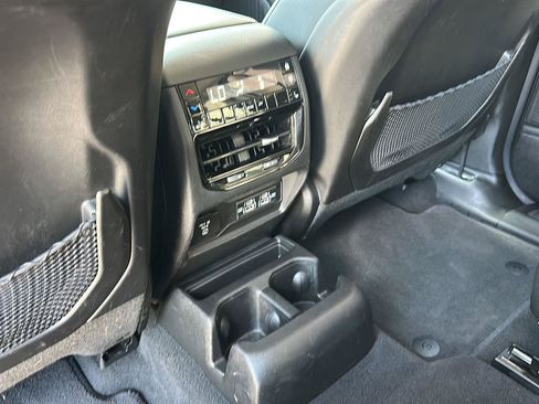 Used 2023 Jeep Grand Cherokee L Limited w/ Luxury Tech Group II AWD/4WD image 26