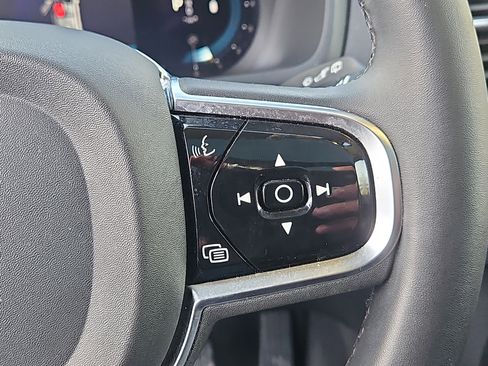 Used 2024 Volvo XC90 B6 Plus image 20
