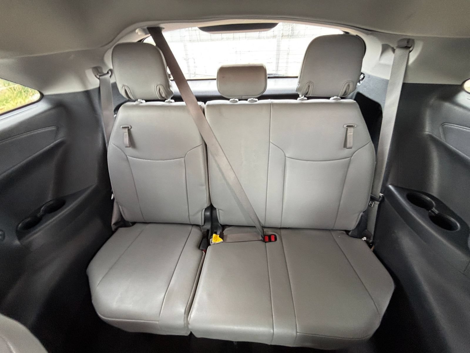 Used 2025 Toyota Sienna XLE FWD image 30