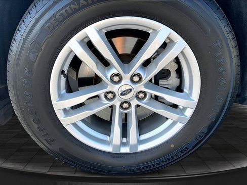 Used 2022 Ford Explorer XLT w/ Class IV Trailer Tow Package AWD/4WD image 37