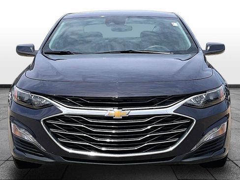 Used 2025 Chevrolet Malibu LT FWD image 3
