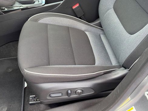 Used 2023 Chevrolet TrailBlazer LT w/ Convenience Package FWD image 24