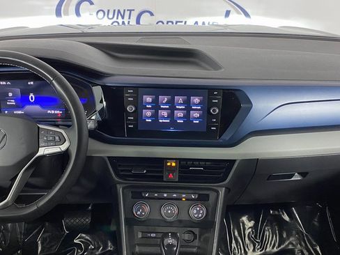 Used 2022 Volkswagen Taos SE image 13